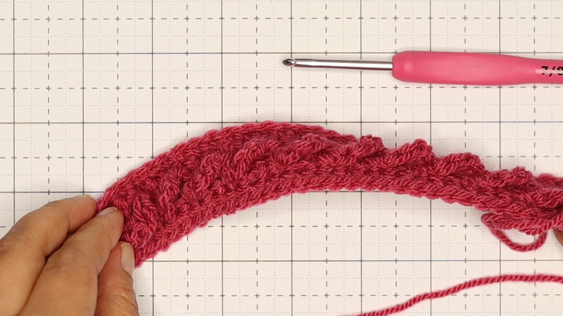 How to crochet the simple cable stitch (step-by-step tutorial)
